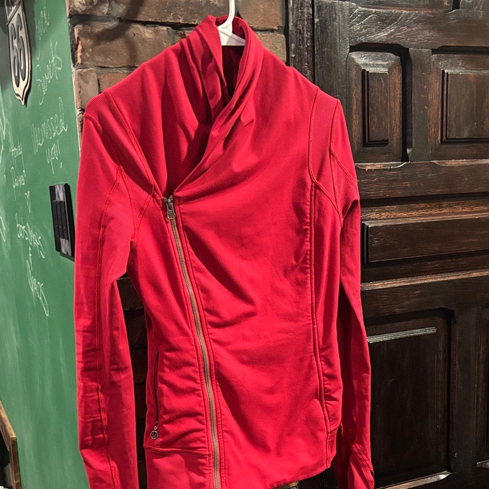 Lululemon Women's Red Jacket 4/6